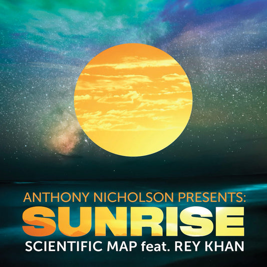 Portada del vinilo Anthony Nicholson Presents Scientific Map Feat. Rey Khan – Sunrise (Clairaudience, 12"), con un gran sol dorado sobre un cielo estrellado azul verdoso, reflejando el ambiente cálido y cósmico del tema.