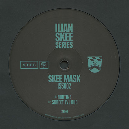 Lado B del vinilo Skee Mask – ISS002 12" EP de Ilian Skee Series, label oscura con tipografía azul, B1 Routine y B2 Skreet Lvl Dub listadas.