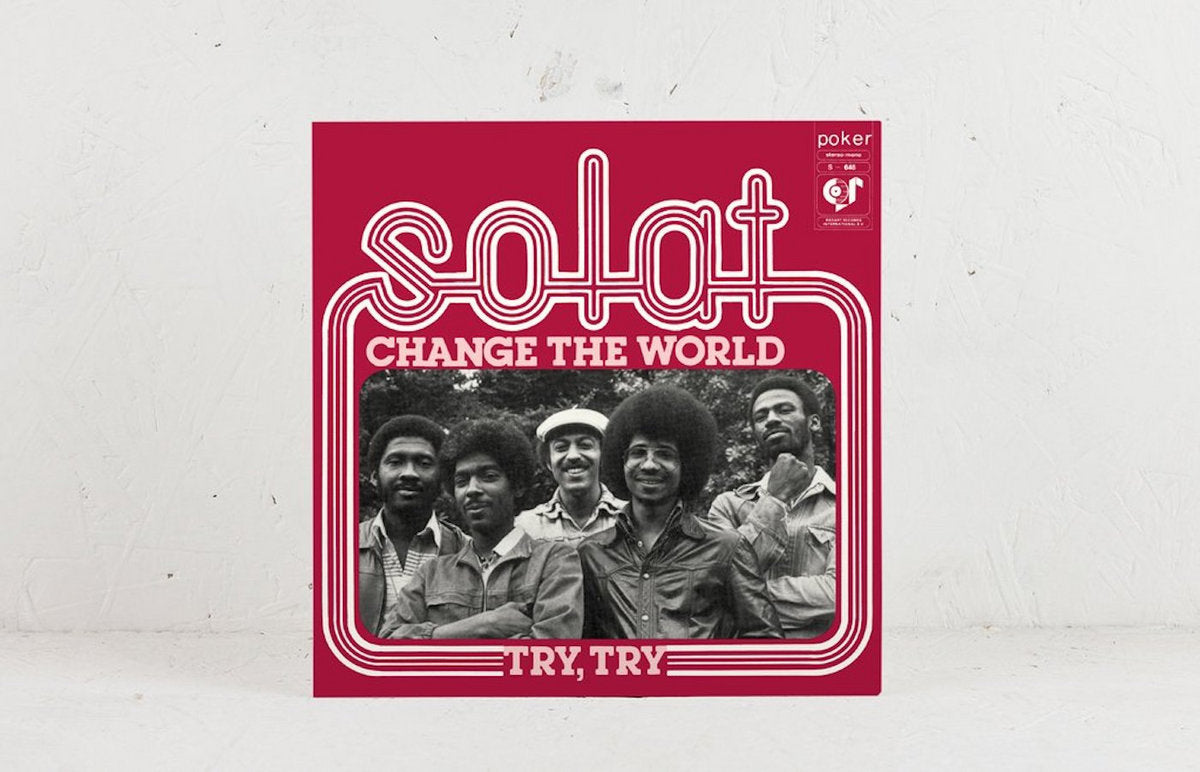 Funda del vinilo Solat – Change The World / Try, Try, fotografiada sobre fondo blanco con el retrato del grupo.