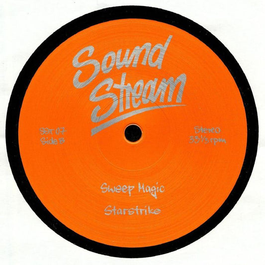 Portada trasera del vinilo Sound Stream – Bass Affairs de Sound Stream en 12". Muestra la lista de canciones: “Sweep Magic” y “Starstrike”.
