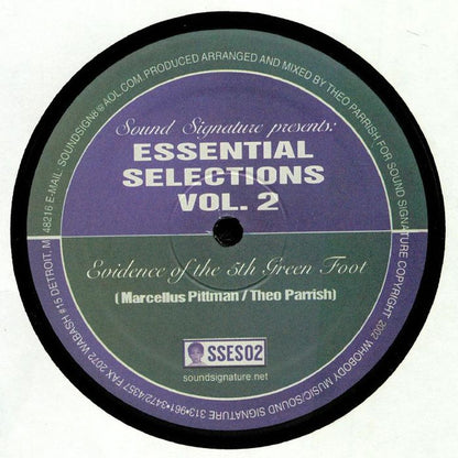 Lado A del vinilo 12" Theo Parrish / Marcellus Pittman – Essential Selections Vol. 2 en Sound Signature, label verde y violeta con Essential Selections Vol. 2, Evidence Of The 5th Green Foot, créditos y catálogo SSES02 visibles.