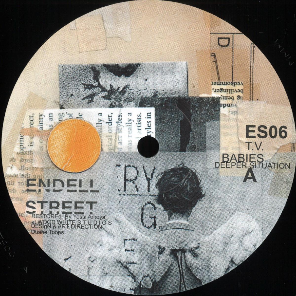 Lado A del vinilo 12" T.V. Babies / Smart Alex – Deeper Situation / Specially Hot (Peace Division Remix) en Endell Street, etiqueta ES06 con collage, “Deeper Situation” y créditos de arte visibles.