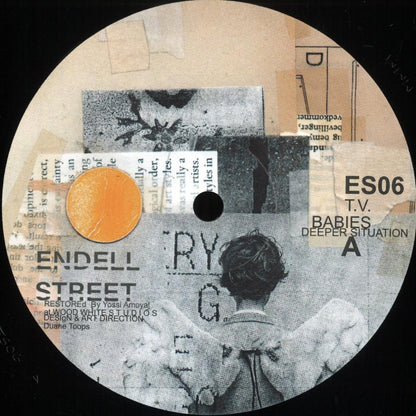 Lado A del vinilo 12" T.V. Babies / Smart Alex – Deeper Situation / Specially Hot (Peace Division Remix) en Endell Street, etiqueta ES06 con collage, “Deeper Situation” y créditos de arte visibles.