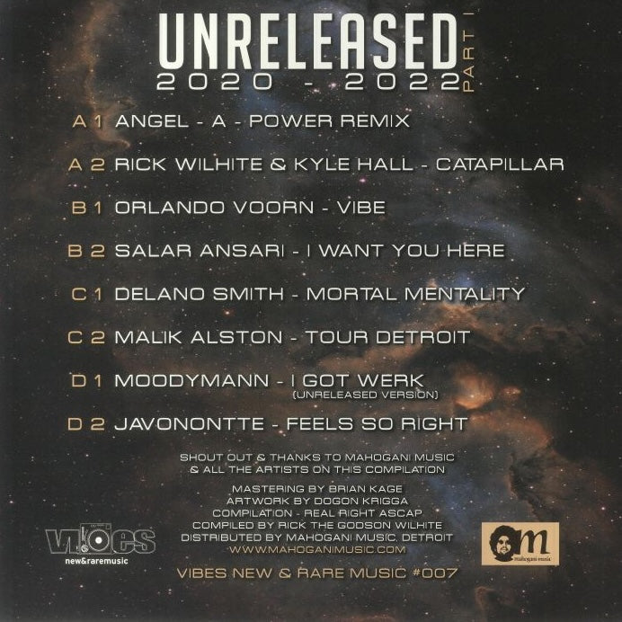 Contraportada del vinilo Varios Artistas – Unreleased 2020-2022 Part 1 en 2x12" Compilación con listado de pistas, créditos de Vibes New & Rare Music y fondo estelar oscuro.