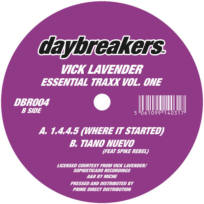 Lado B del vinilo Vick Lavender – Essential Traxx Vol. One, etiqueta púrpura Daybreakers con catálogo DBR004, temas 1.4.4.5 y Tiano Nuevo, créditos visibles.