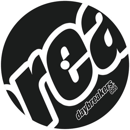 Lado A de vinilo Vick Lavender – Essential Traxx Vol. Two 12" en Daybreakers, diseño gráfico negro con logo abstracto blanco.