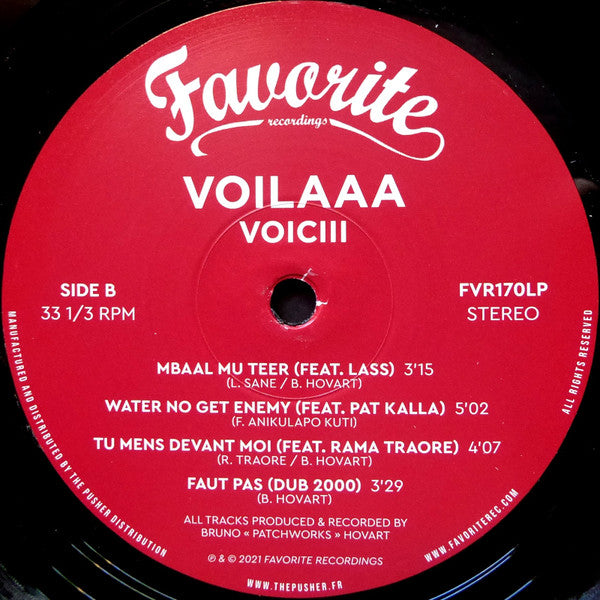 Lado B del vinilo Voilaaa – Voiciii con etiqueta roja, cuatro pistas listadas y tiempos detallados.